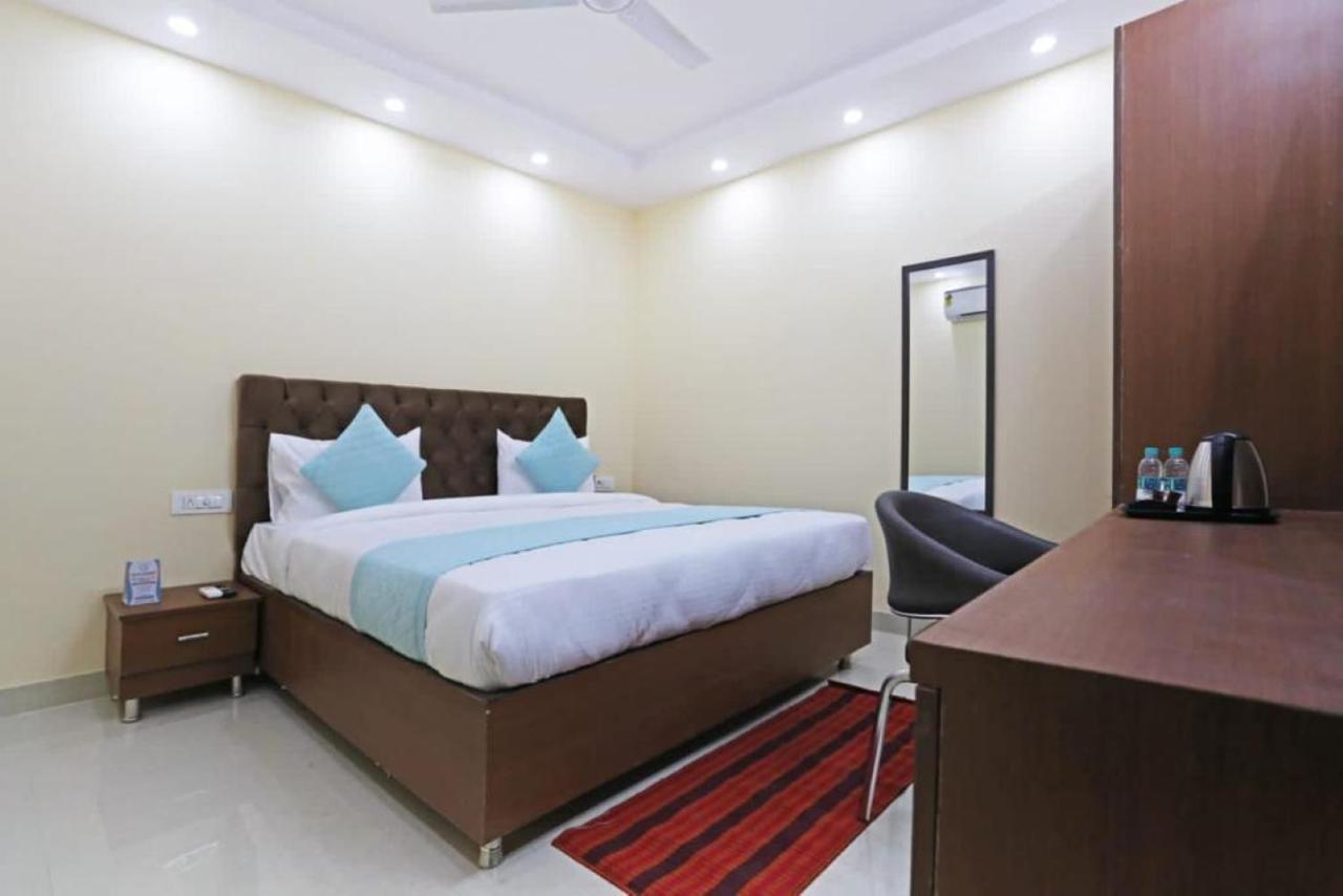 Hotel Mannat Bhera Enclave Nueva Delhi Exterior foto