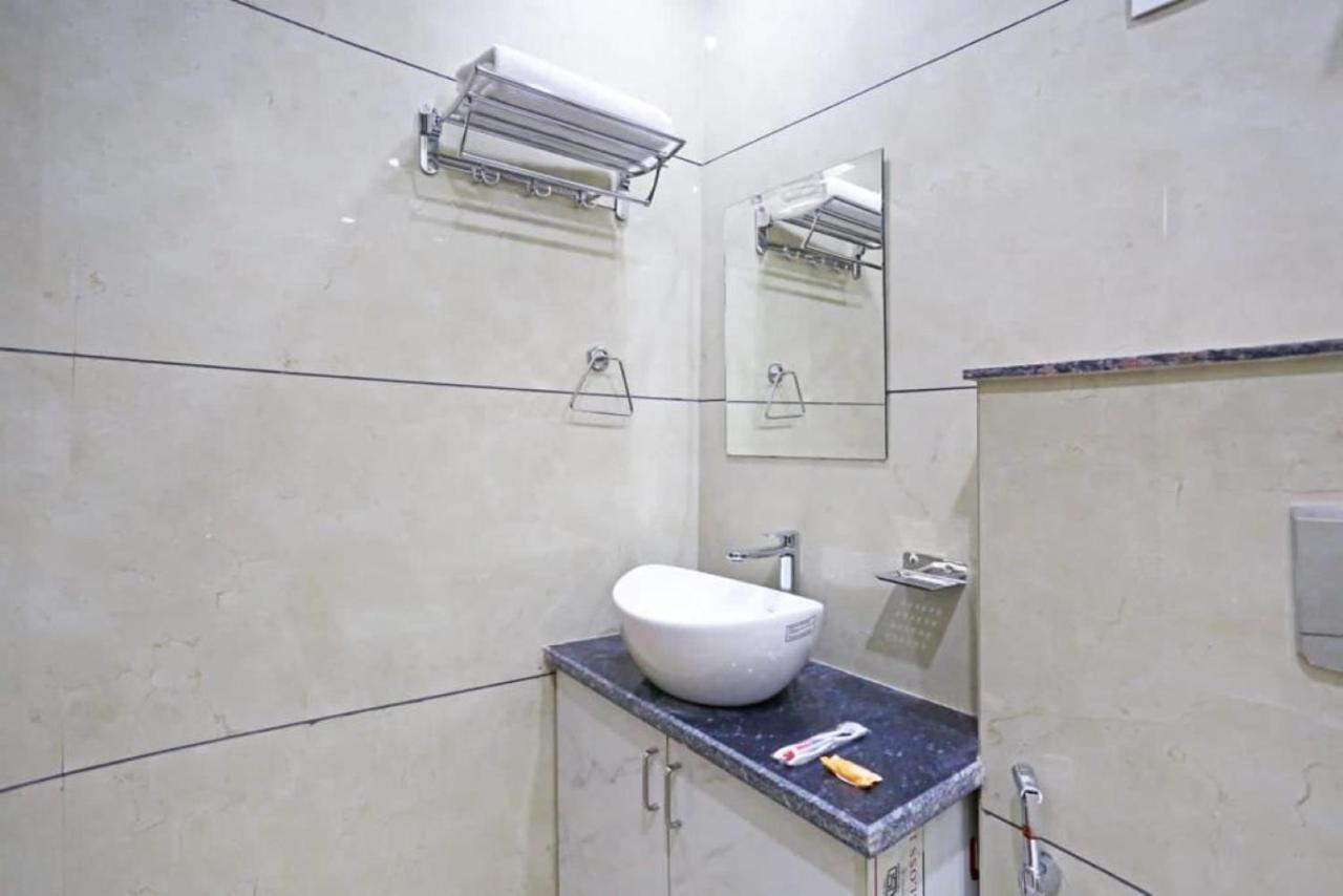Hotel Mannat Bhera Enclave Nueva Delhi Exterior foto