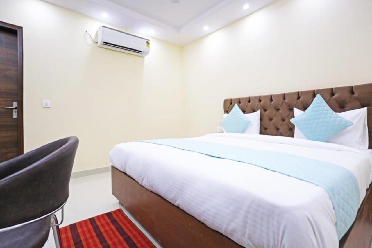 Hotel Mannat Bhera Enclave Nueva Delhi Exterior foto
