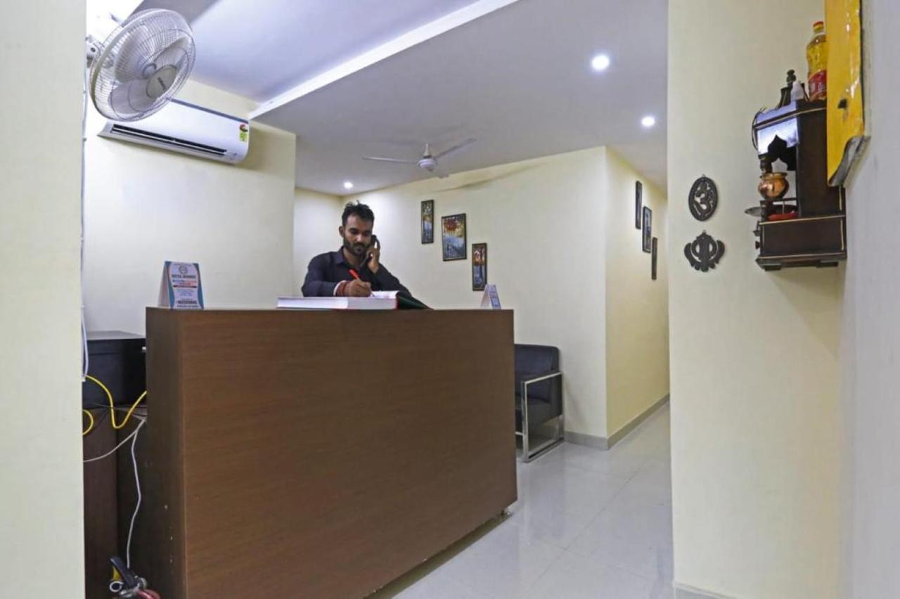 Hotel Mannat Bhera Enclave Nueva Delhi Exterior foto